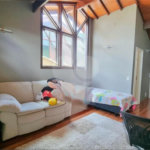 Casa à venda com 3 quartos, sendo 2 suítes, no condomínio Floradas da Serra, São Paulo - SP