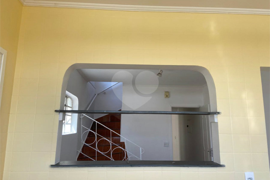 Sobrado à venda com 3 quartos, sendo 1 suíte, em Parque Maria Domitila, São Paulo, SP