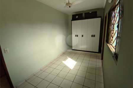 Casa à venda com 4 quartos, sendo 1 suíte, em Valentina Figueiredo, Ribeirão Preto, SP