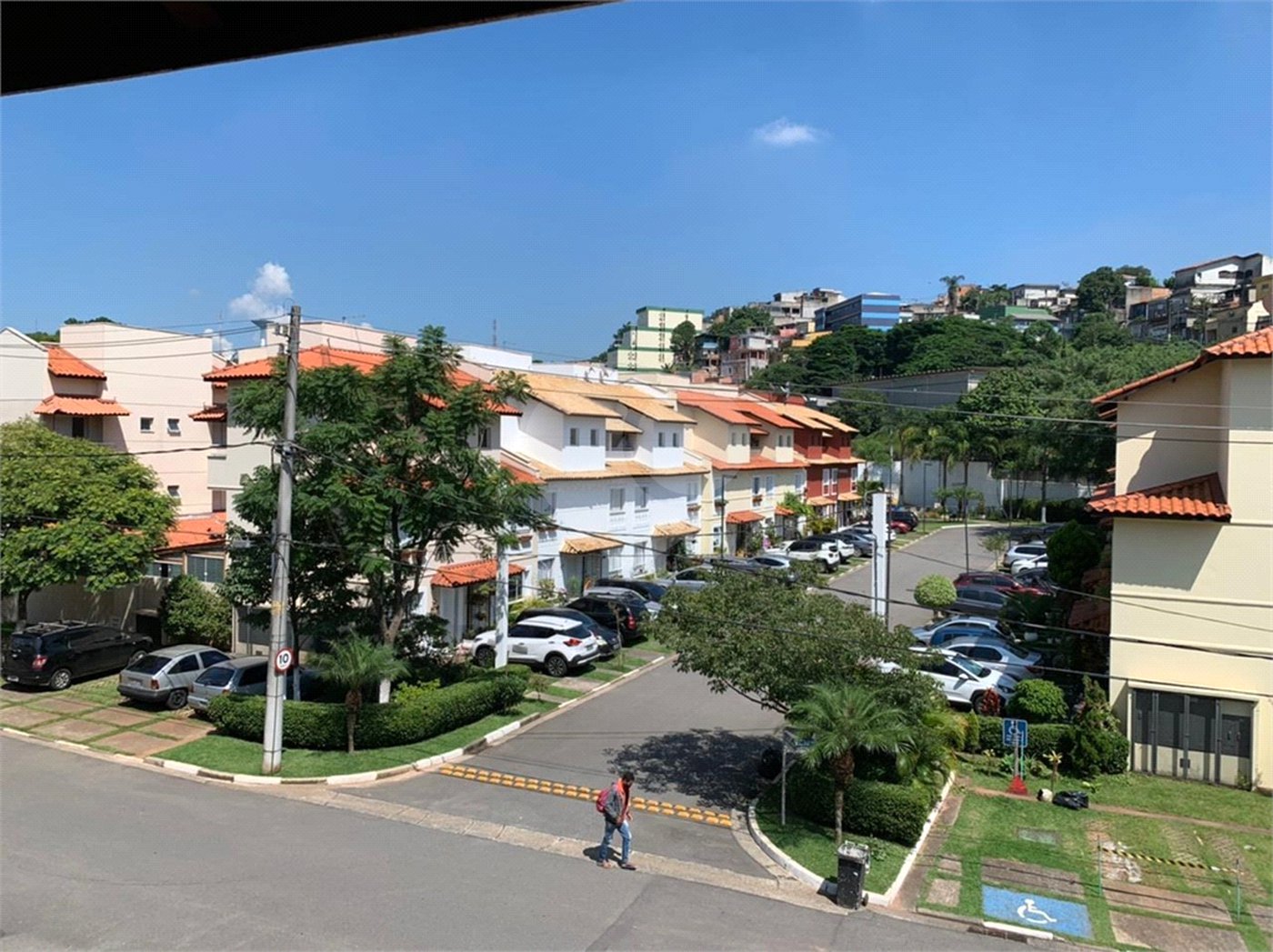 Casa à venda com 3 quartos, sendo 1 suíte, no condomínio Vila das Cores, São Paulo - SP