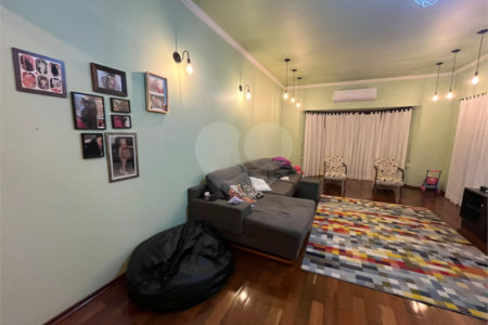Casa à venda com 3 quartos, sendo 1 suíte, em Parque Santa Marta, São Carlos, SP