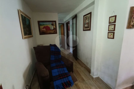 Chácara à venda com 5 quartos, sendo 3 suítes, em Vila Darcy Penteado (mailasqui), São Roque, SP