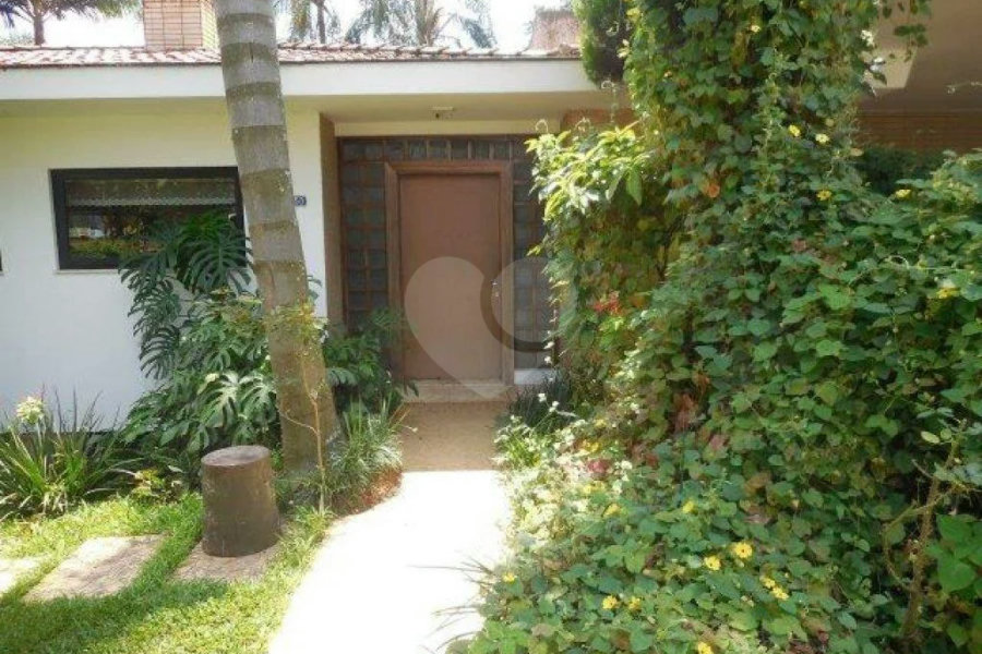 Casa à venda com 6 quartos, sendo 1 suíte, em Tremembé, São Paulo, SP