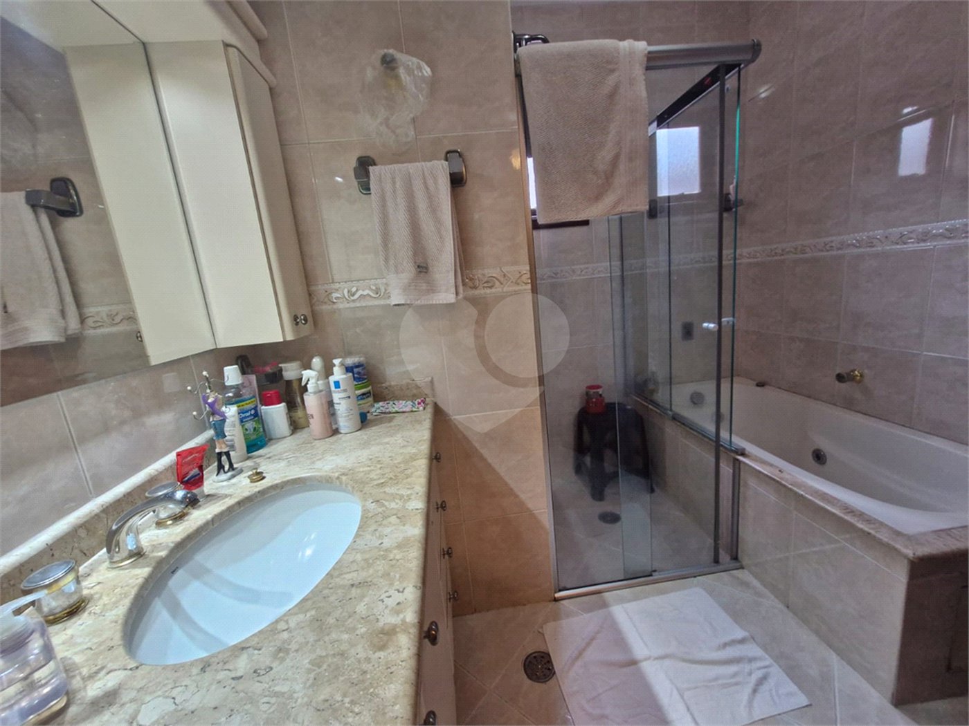 Casa à venda com 3 suítes no condomínio Residencial Jardim França, São Paulo - SP