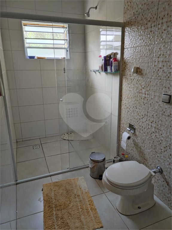 Chácara à venda com 3 quartos, sendo 2 suítes,  em Parque Varanguera, São Roque, SP
