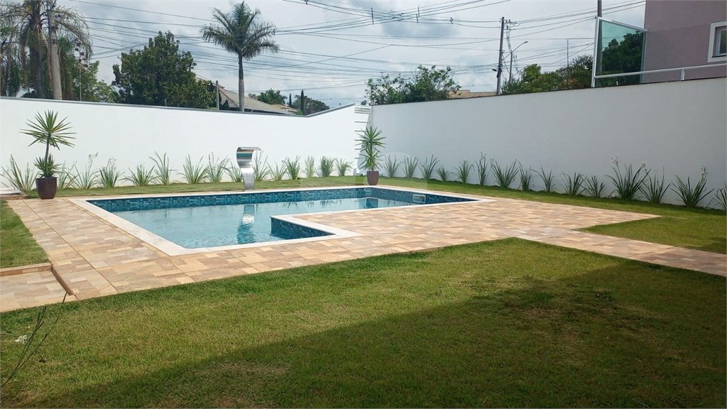 Casa à venda com 5 suítes no condomínio Village da Serra, Araçoiaba da Serra - SP
