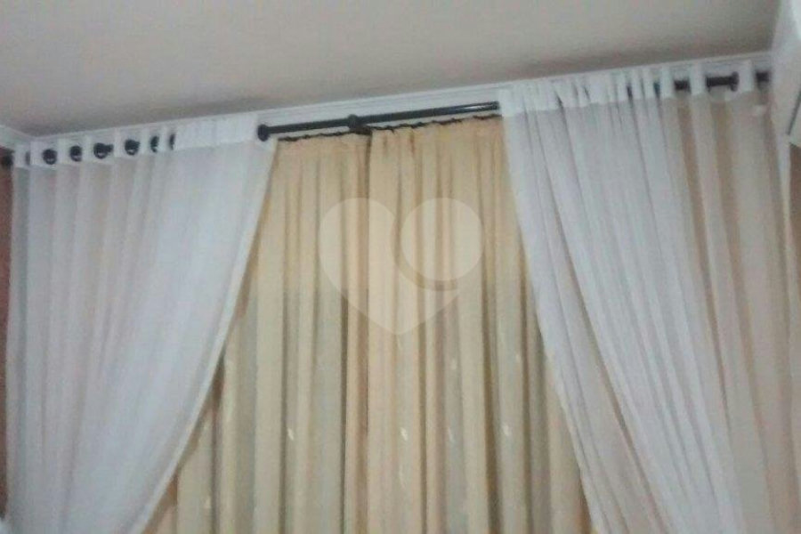 Sobrado à venda com 3 quartos, sendo 1 suíte, em Jardim Las Vegas, Guarulhos, SP