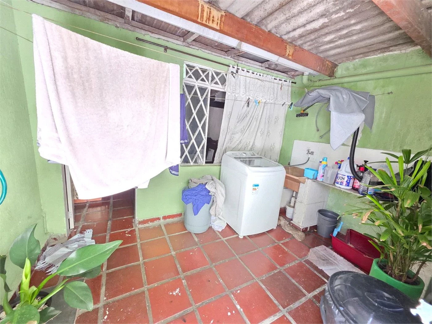 Casa à venda com 3 quartos, sendo 1 suíte, em Ferreira, São Paulo, SP