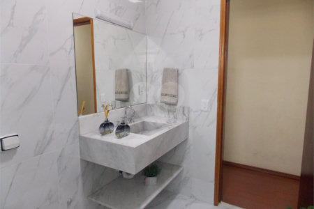 Casa à venda com 4 quartos, sendo 2 suítes, em Jardins, Bragança Paulista, SP