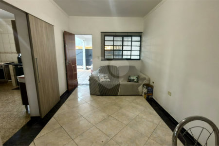 Sobrado à venda com 4 quartos, sendo 1 suíte, em Jardim Wanel Ville V, Sorocaba, SP