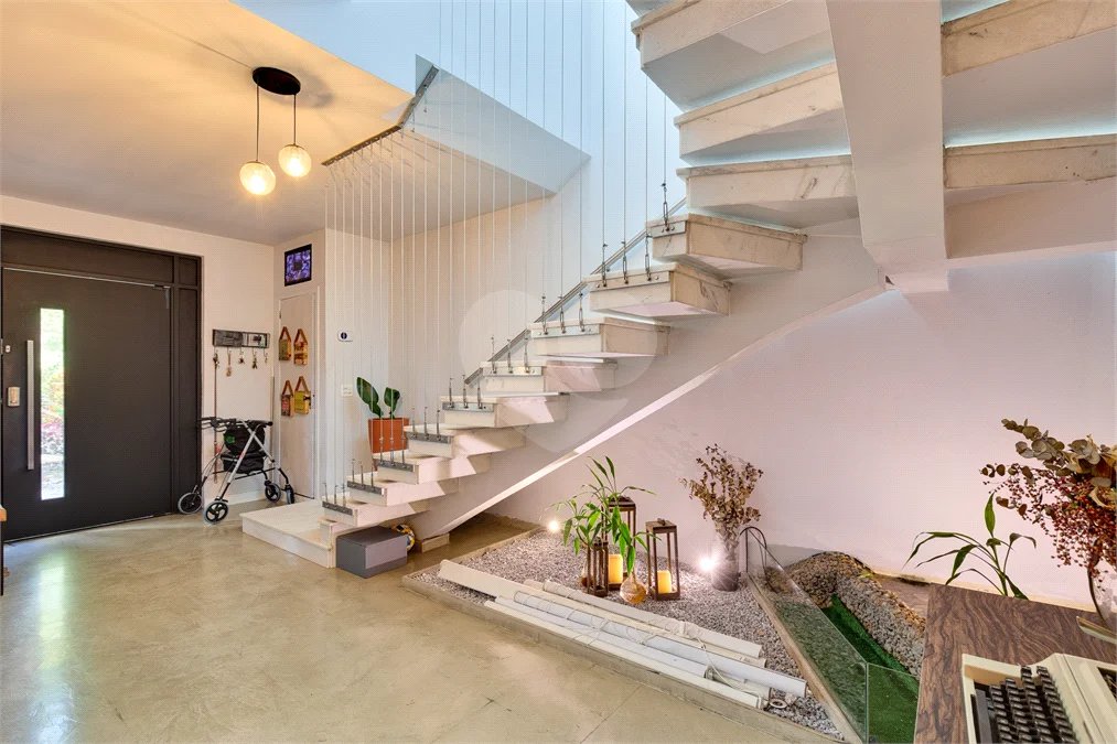 Casa à venda com 4 suítes em Granja Julieta, São Paulo, SP