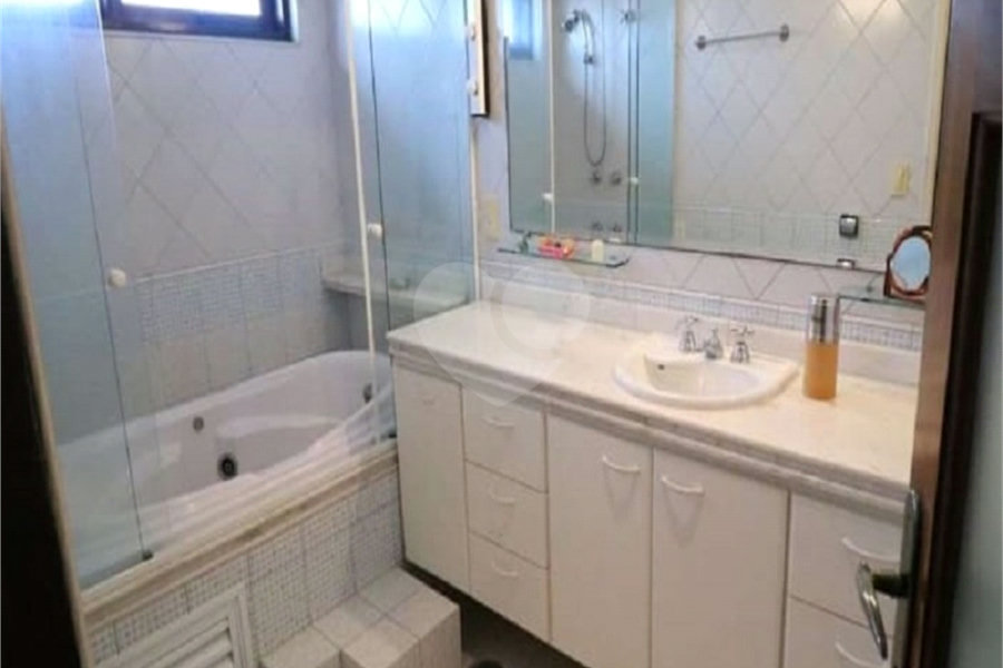 Sobrado à venda com 4 quartos, sendo 2 suítes, em Tremembé, São Paulo, SP