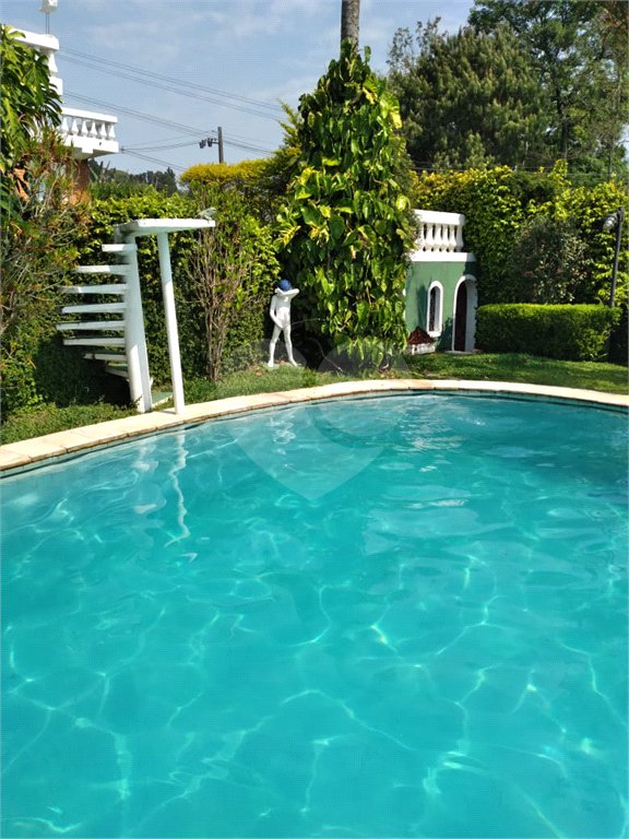 Casa à venda com 5 quartos, sendo 3 suítes, em Serra da Cantareira, Mairiporã, SP
