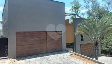 Casa à venda com 2 quartos, sendo 3 suítes,  no condomínio Aruã, Mogi das Cruzes - SP