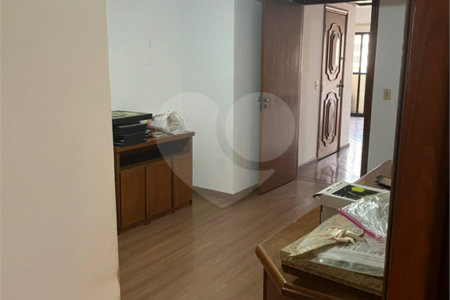 Apartamento à venda com 4 suítes em Vila Uberabinha, São Paulo, SP