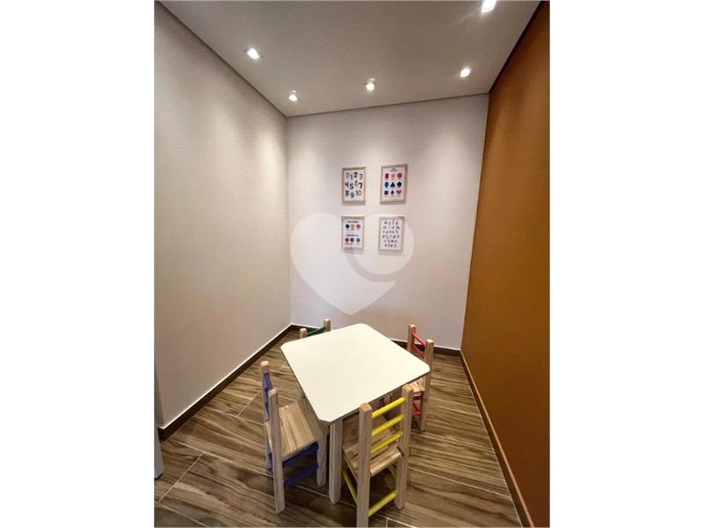 Apartamento à venda com 3 quartos, sendo 1 suíte,  em Chora Menino, São Paulo, SP