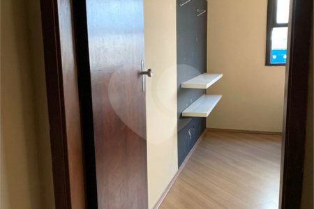 Sobrado à venda com 3 quartos, sendo 1 suíte, em Vila do Castelo, São Paulo, SP