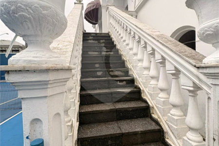 Casa Térrea à venda com 4 suítes em Anchieta, São Bernardo do Campo, SP