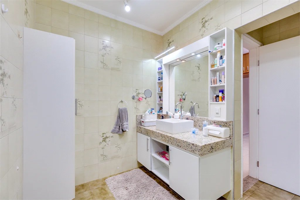 Casa à venda com 4 quartos, sendo 1 suíte,  em Brooklin Paulista, São Paulo, SP