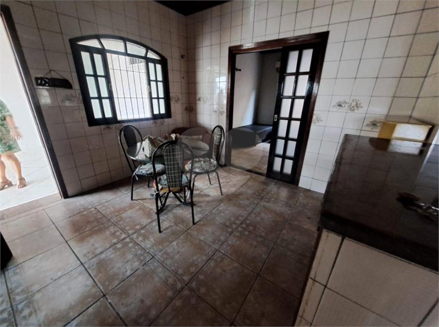 Casa à venda com 4 quartos, sendo 1 suíte, em Indaiá, Caraguatatuba, SP