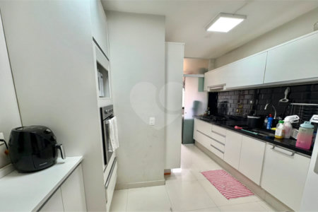 Cobertura à venda com 3 quartos, sendo 1 suíte, em Vila Mariana, São Paulo, SP