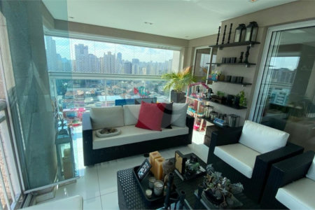 Apartamento à venda com 3 suítes em Vila Romana, São Paulo, SP
