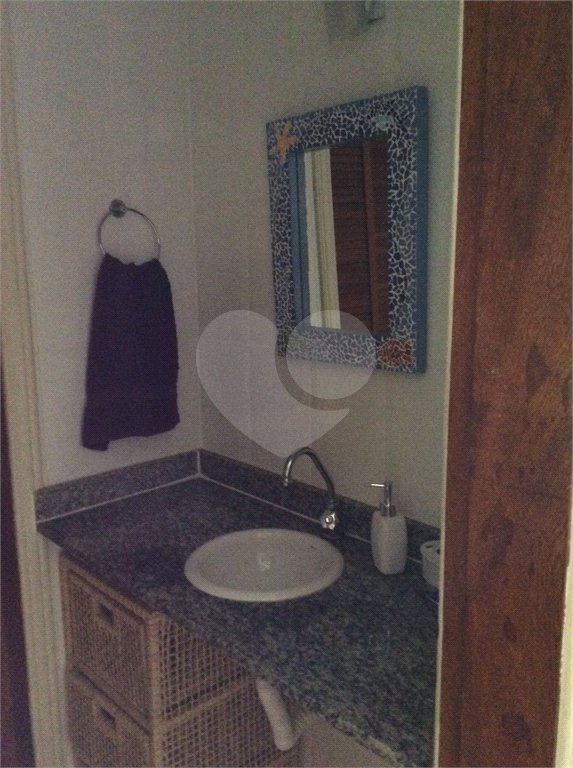 Casa à venda com 4 quartos, sendo 1 suíte, em Ogiva, Cabo Frio, RJ