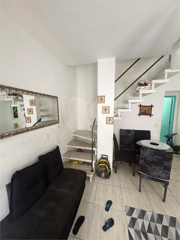 Casa à venda com 2 quartos no condomínio Carvalho Lagares, Poá - SP