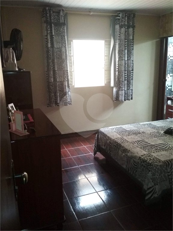 Casa térrea para venda ou locação no Jardim São Carlos V