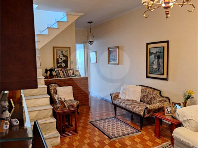 Sobrado à venda com 3 quartos, sendo 1 suíte,  em Vila Gustavo, São Paulo, SP