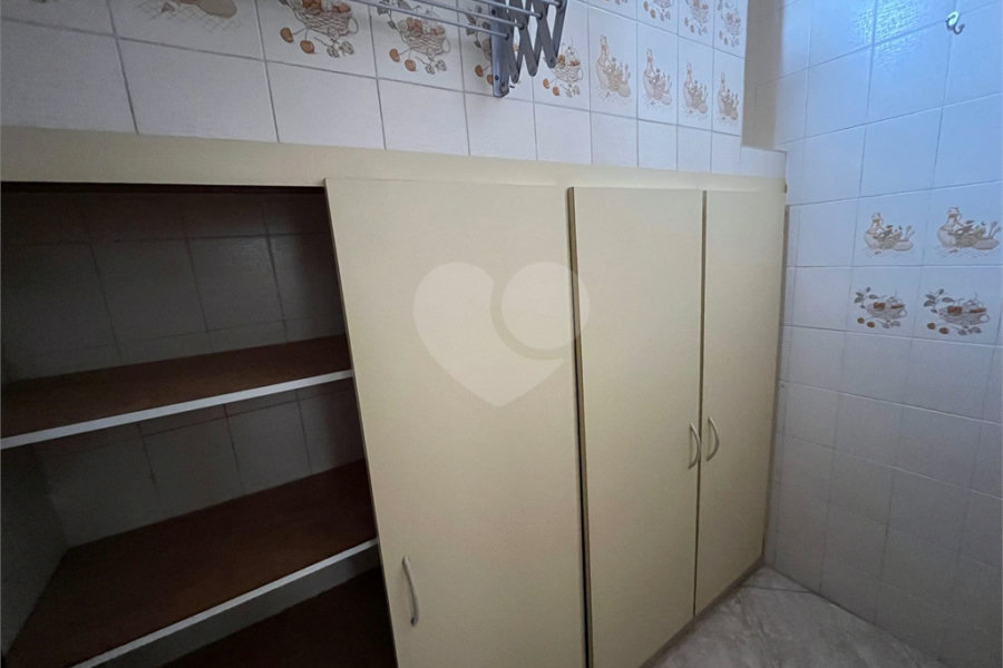 Sobrado à venda com 4 quartos, sendo 2 suítes, em Tremembé, São Paulo, SP