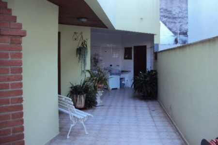 Sobrado à venda com 4 quartos, sendo 2 suítes, em Jardim Peri Peri, São Paulo, SP