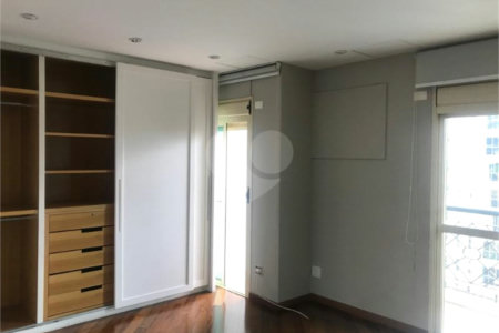 Apartamento à venda ou para alugar com 3 suítes em Moema, São Paulo, SP