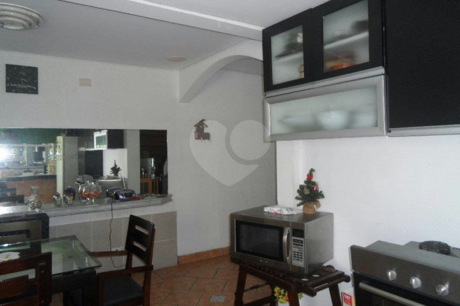 Sobrado à venda com 4 quartos, sendo 1 suíte, em Água Fria, São Paulo, SP