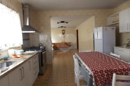 Casa à venda ou para alugar com 5 quartos, sendo 3 suítes,  no Centro, Atibaia, SP