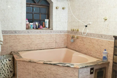 Casa à venda com 6 quartos, sendo 4 suítes, em Vila Sônia, São Paulo, SP