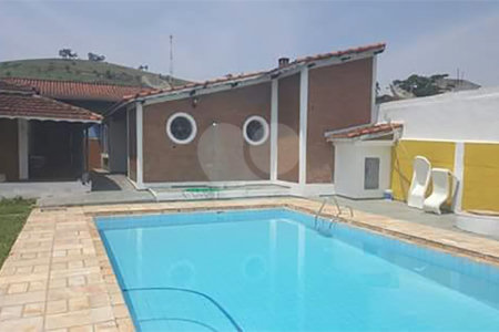 Casa à venda com 4 quartos no Centro, Piracaia, SP