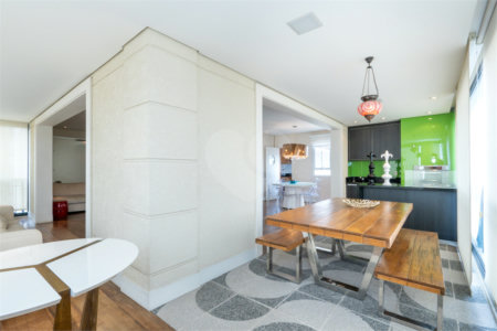 Apartamento à venda com 3 suítes em Vila Nova Conceição, São Paulo, SP