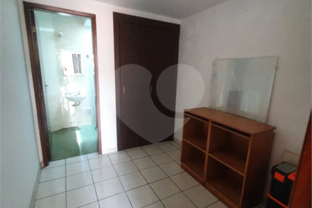 Sobrado à venda com 3 quartos, sendo 1 suíte, em Jardim Prudência, São Paulo, SP