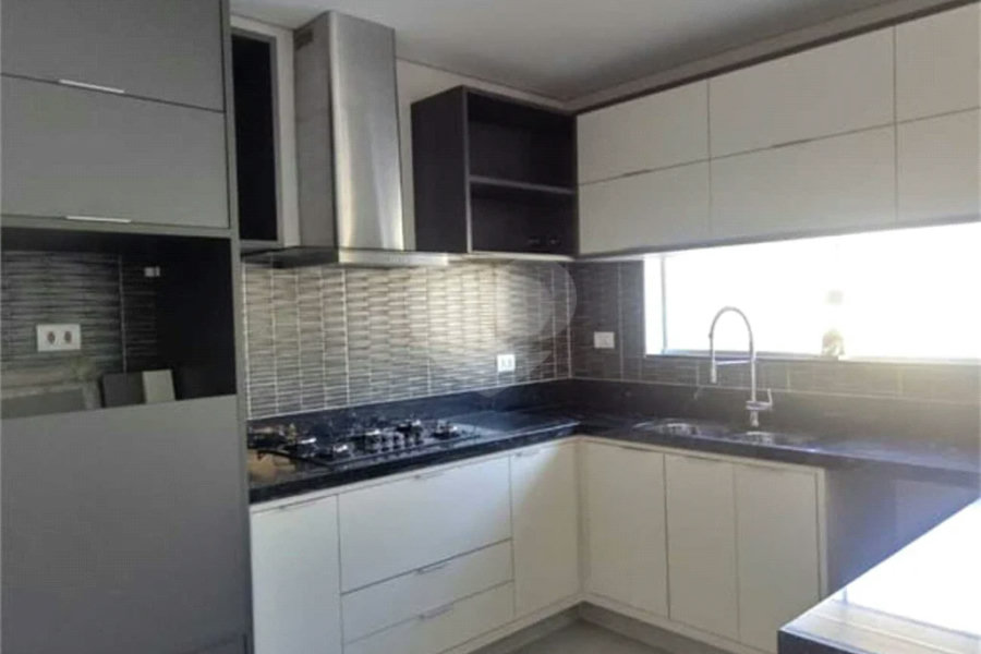 Casa à venda com 3 suítes em Santana, São Paulo, SP