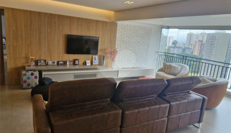 Apartamento à venda com 3 suítes em Vila Suzana, São Paulo, SP