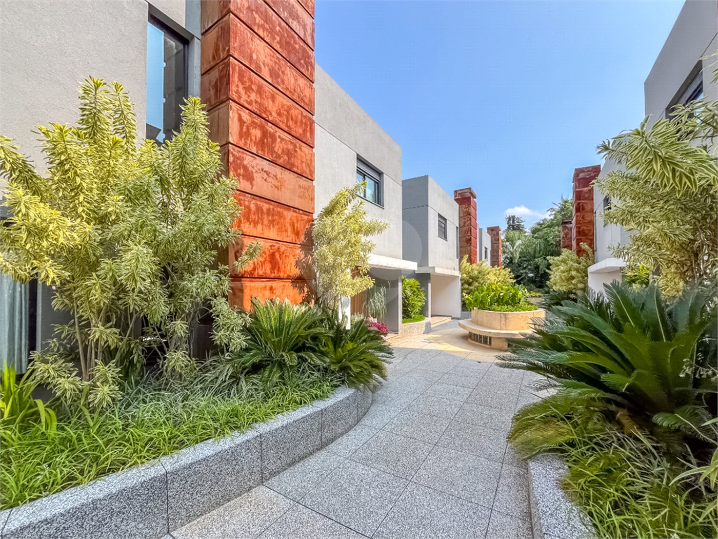 Casa à venda com 3 suítes no condomínio Reserva 8, São Paulo - SP