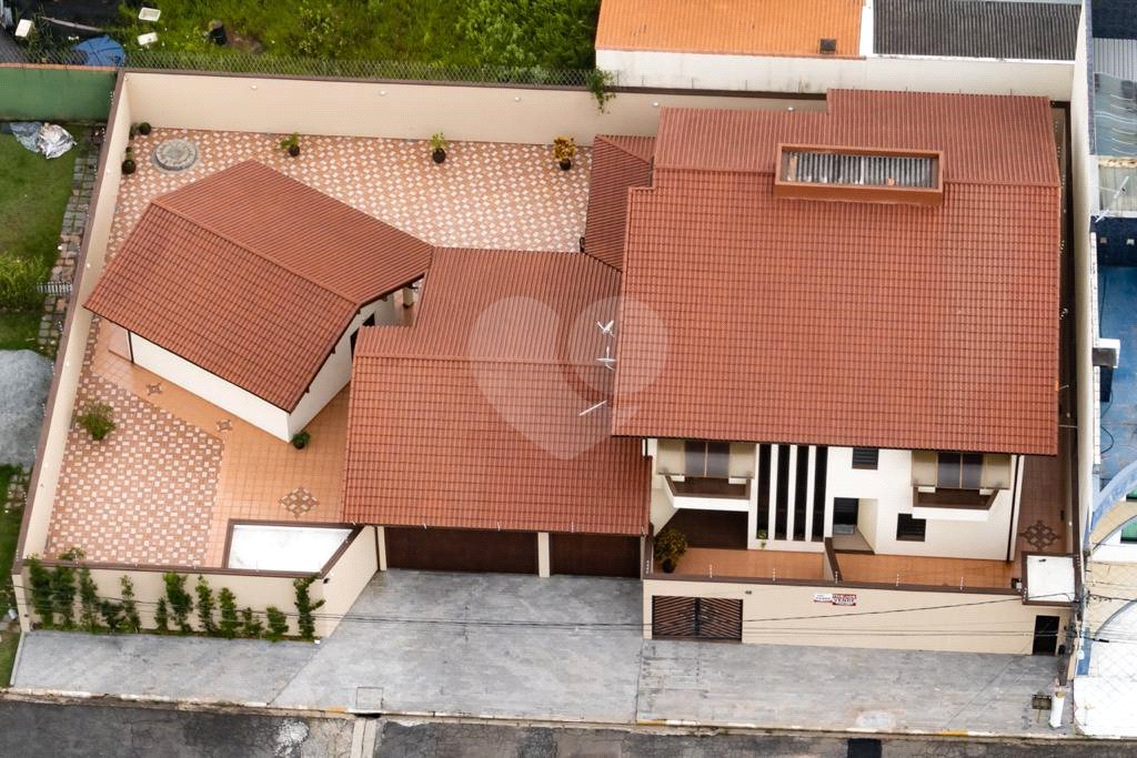 Casa à venda com 1 quarto, sendo 4 suítes, no condomínio Jardim Altos de Suzano, Suzano - SP