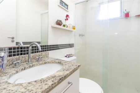 Apartamento à venda com 2 quartos, sendo 1 suíte,  em Bosque da Saúde, São Paulo, SP
