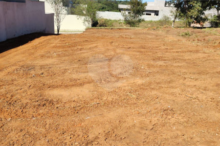 Terreno à venda com 1 suíte no condomínio Jatobás, Vinhedo - SP