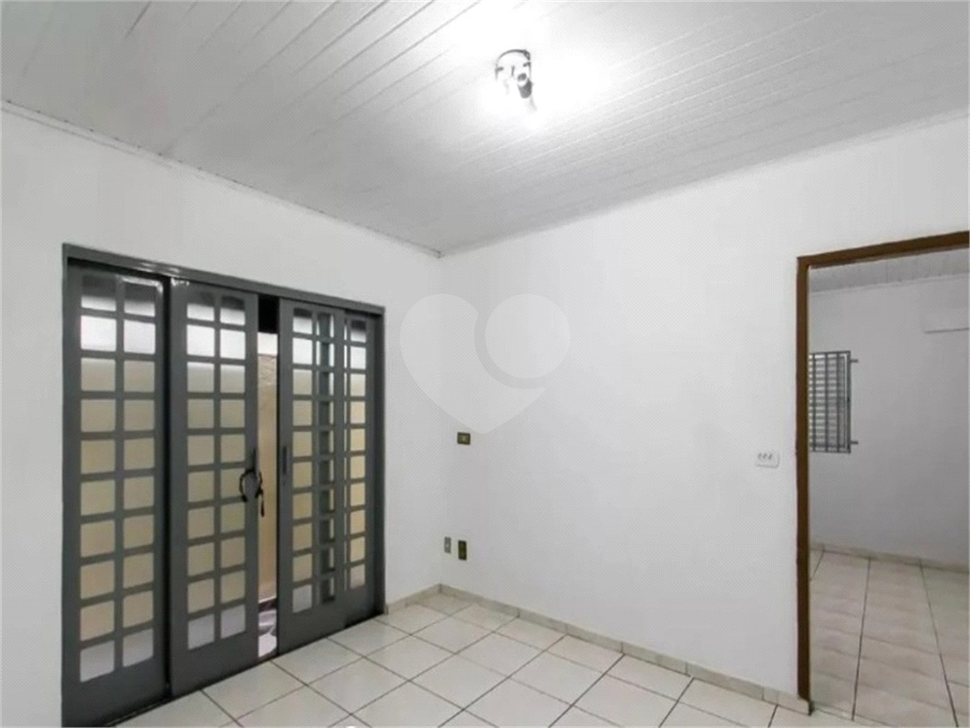 Casa à venda com 4 quartos, sendo 2 suítes, em Jardim Coimbra, São Paulo, SP