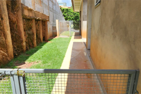 Casa à venda com 3 suítes no condomínio Residencial Jardim Primavera, Louveira - SP