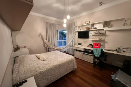 Casa a venda no condomínio Damha II