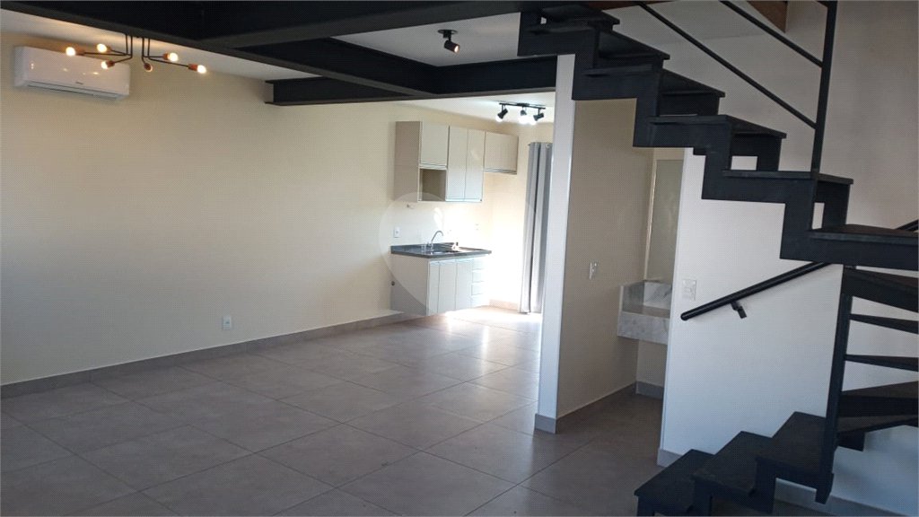 Casa para alugar com 3 quartos, sendo 1 suíte, no condomínio Vila Quinta dos Manacás, Vinhedo - SP