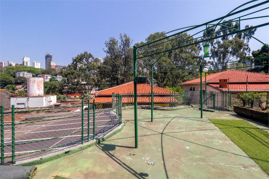Sobrado à venda com 3 suítes, em Jardim das Bandeiras, São Paulo, SP